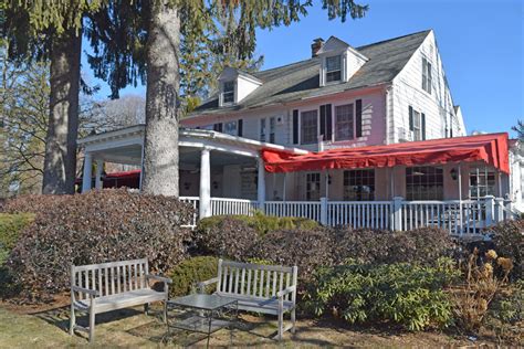 Discover History at Roger Sherman Inn: A Storyteller's Quaint getaway