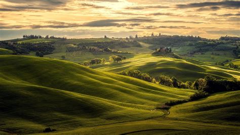 rolling hills italy