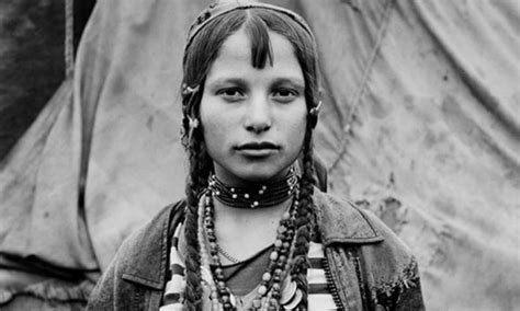 romani gypsy facial features