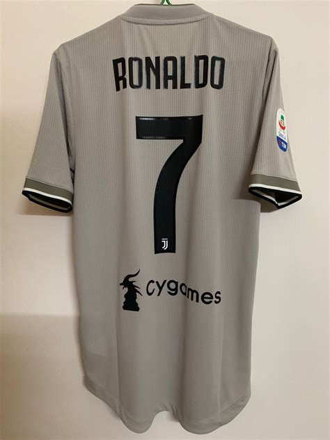 ronaldo away jersey juventus