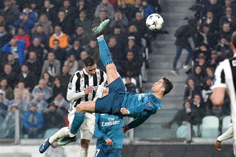 ronaldo bicycle kick wallpaper 4k