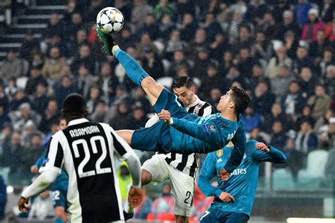 ronaldo scoring a bicycle kick