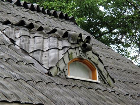 elyricsy.biz:roof made with old tires