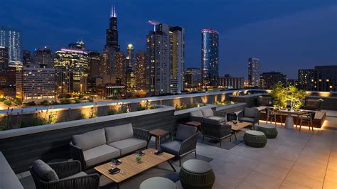 Rooftop Bars Chicago With Dj