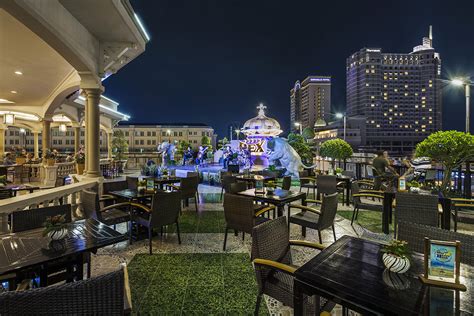 rooftop garden bar