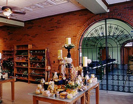 Root Candle Outlet Store