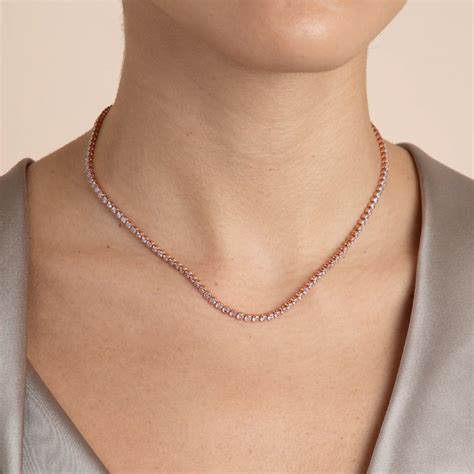Top 5 Rose Gold Necklaces for a Perfect Chic Look