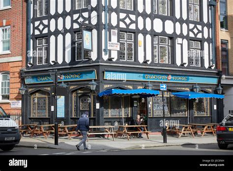 Rose London UK: Elevate Your Style with Timeless Fragrances