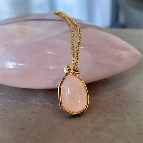 Best Rose Quartz Necklace for Amplifying Your Aura Today