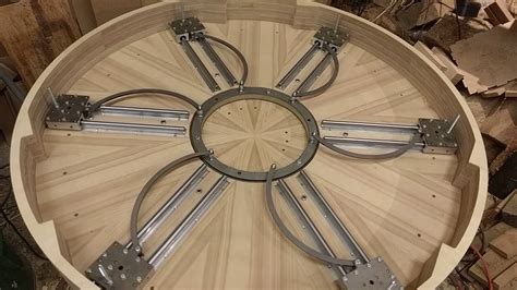 Rotating Expanding Table Mechanism