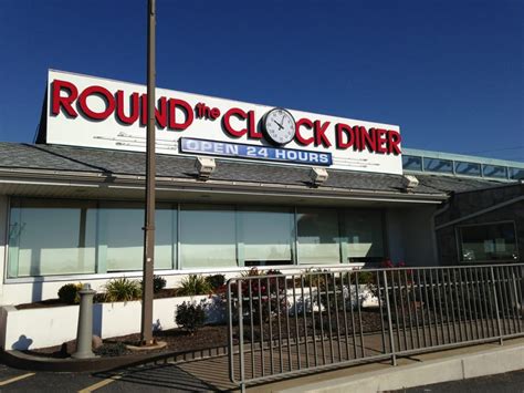 Round Clock Diner