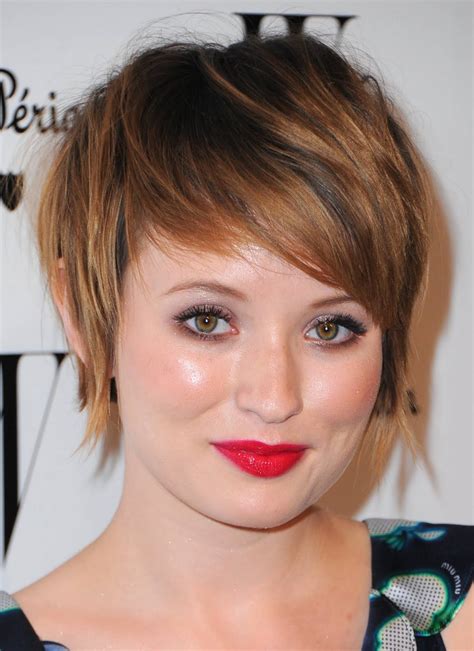 Stunning Round Face Short Or Long Hair With Simple Style