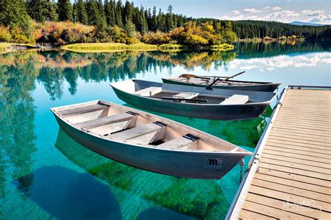 row boats for rent near lake