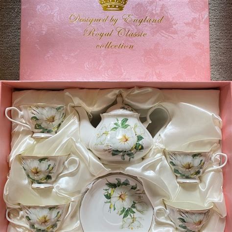 Royal Classic Tea Set