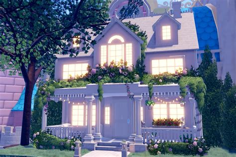 Royale High Dorm House