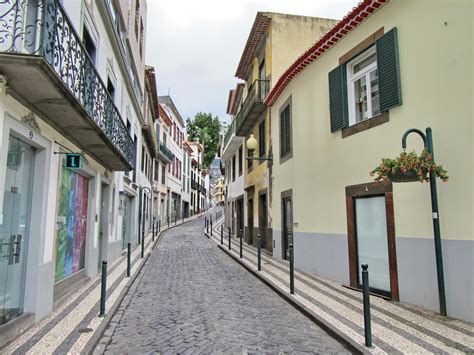 rua da mouraria funchal