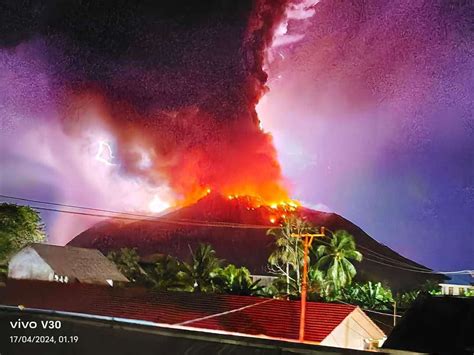 ruang volcano eruption today