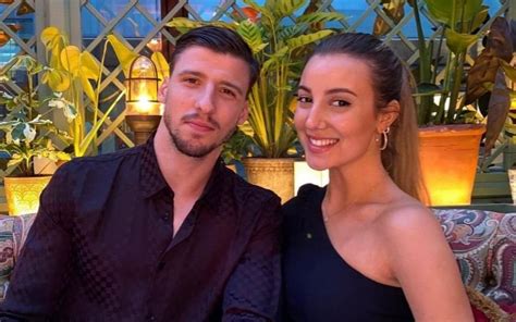 ruben dias e april