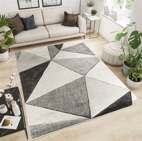 Rug Pattern For Small Room