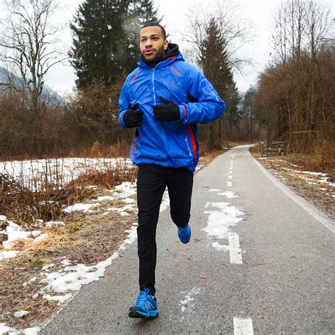 Best Run Clothes for Winter Thrills