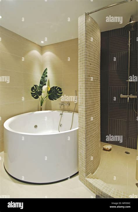 Freistehende Badewanne Vega moderne Badezimmer von ZICCO GmbH Freistehende badewanne