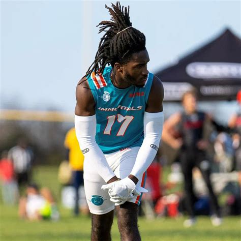 running back arm sleeve