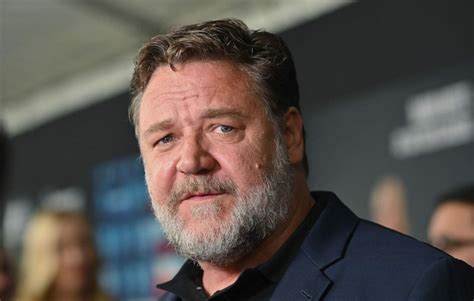 russell crowe age and height