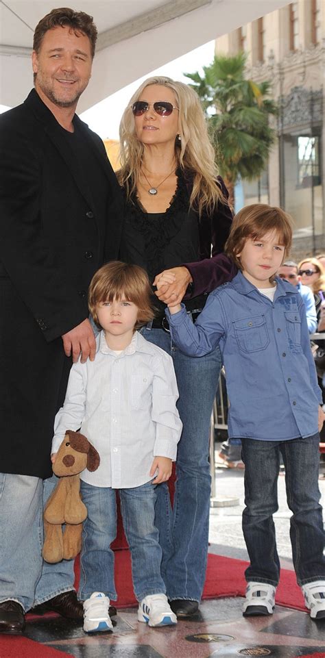 russell crowe wife kids