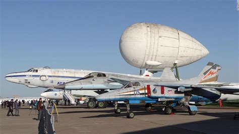 russian aircraft that holds planes