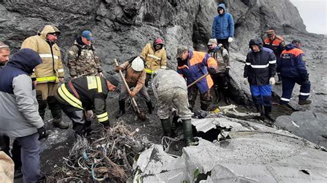russian plane crash bodies