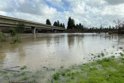 russian river level today