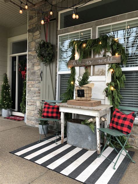40 Stunning Rustic Christmas Decor Ideas (24) Christmas porch decor