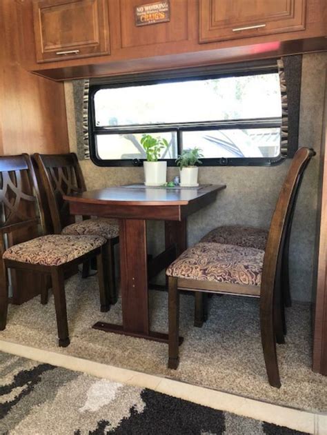 Rv Table With Leaf
