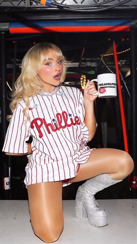 SabrinaCarpenterPhillyRevealsBehind-the-ScenesExclusiveFromPENNPerformingArtsCenter