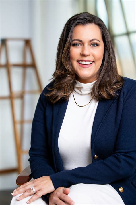 saenz pineapple caitlin