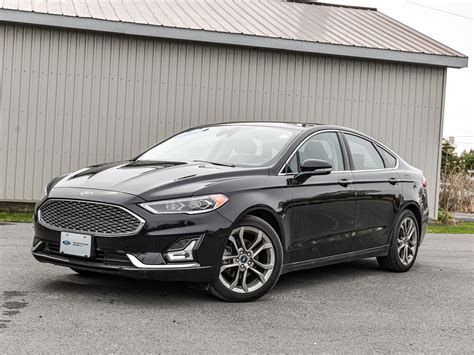 safety rating of ford fusion titanium hybrid