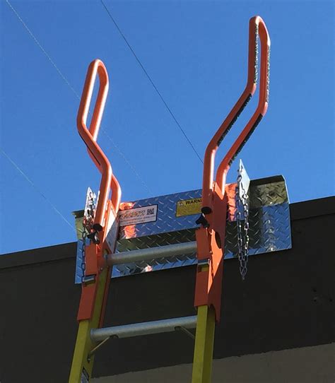 safety tie off a ladder