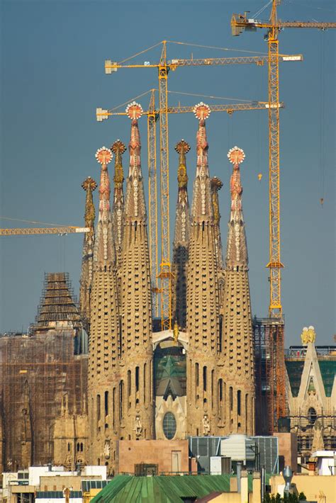 sagrada familia cathedral construction