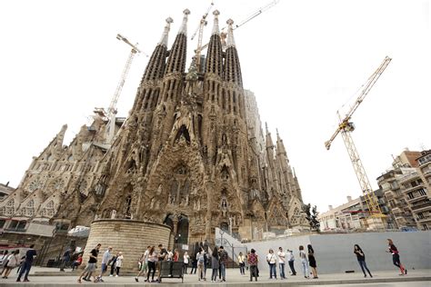 sagrada familia date de fin des travaux