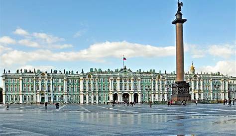 Outstanding Crochet: Halls of Winter Palace in Saint Petersburg, Russia.