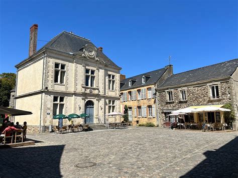 Sainte Suzanne Restaurant