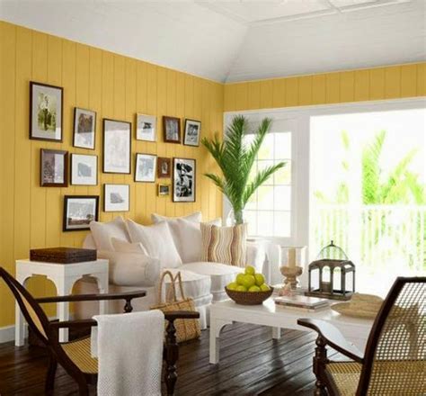 Sala Decorada De Amarillo