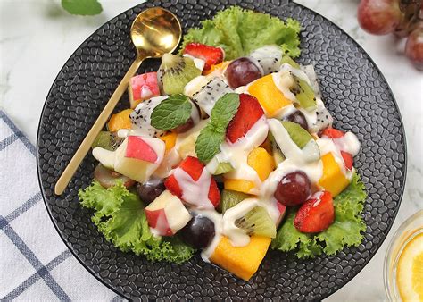 salad buah dan sayuran