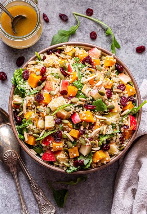 salada de quinoa com legumes e frutas