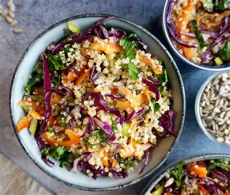 salada de quinoa com vegetais