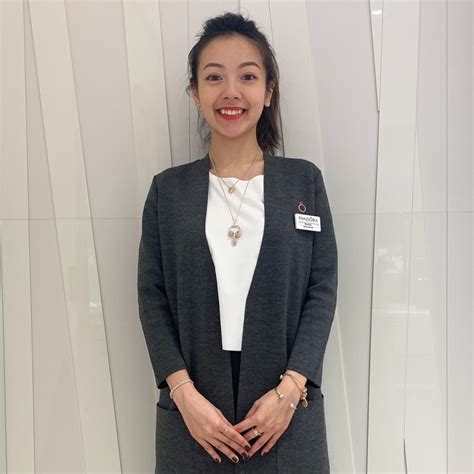 Sales Associate Pandora