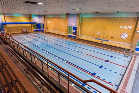 salford university swimming pool