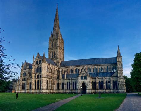 salisbury cathedral in salisbury england