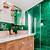 salle de bain verte et bois