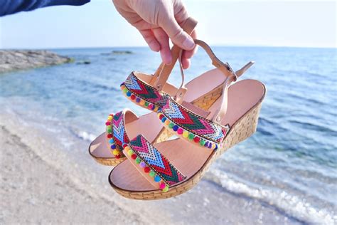 Sandal untuk Pantai